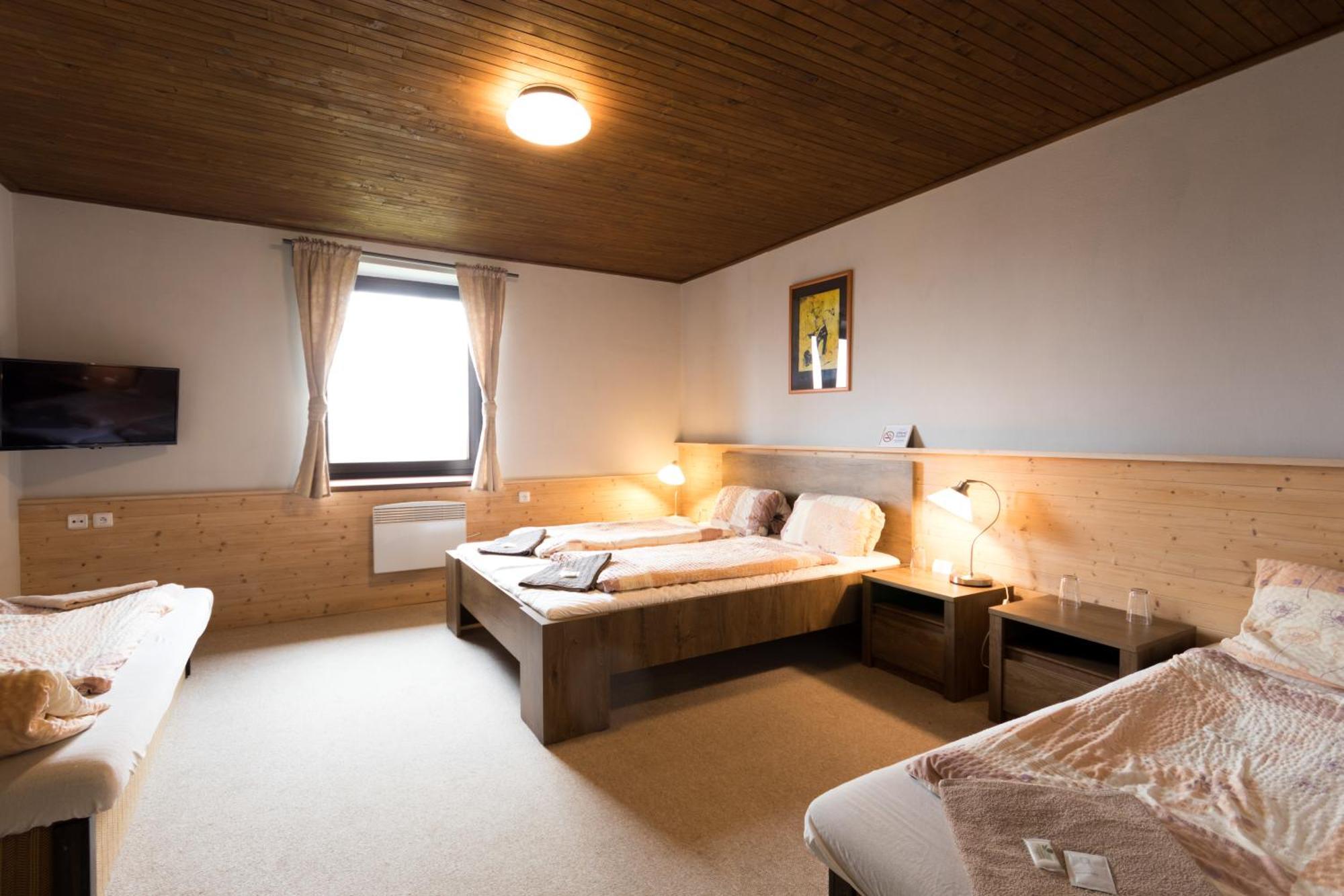 Hotel Vyhlidka Jilemnice Bagian luar foto